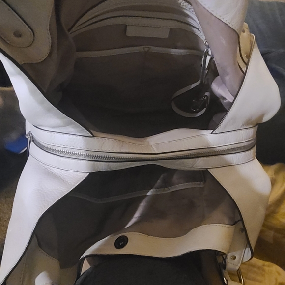 Handbag - Picture 2 of 5